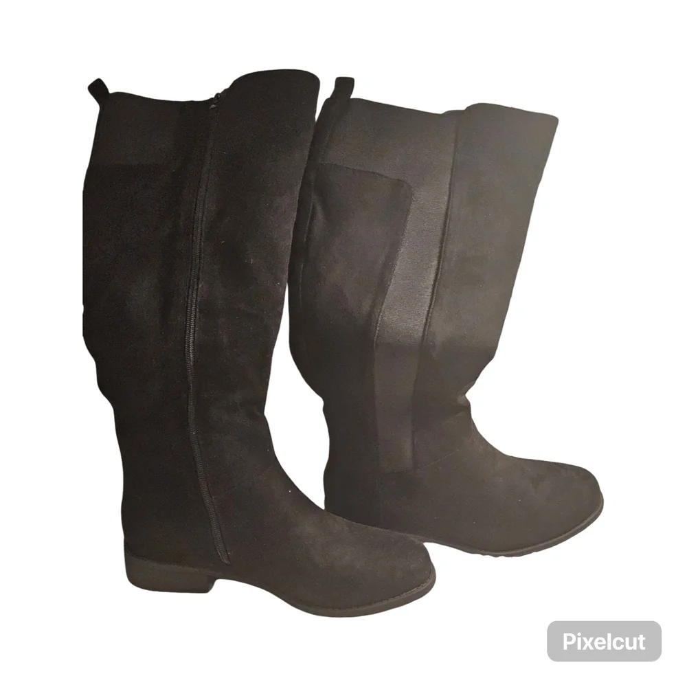 NWOT Zby Size 8.5 Black Knee Boots with low heel